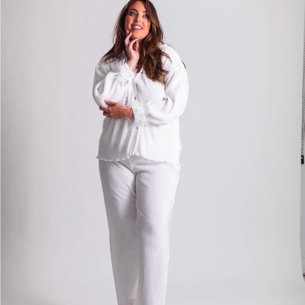 Waverles Pleates Please Detachable feather sleeve